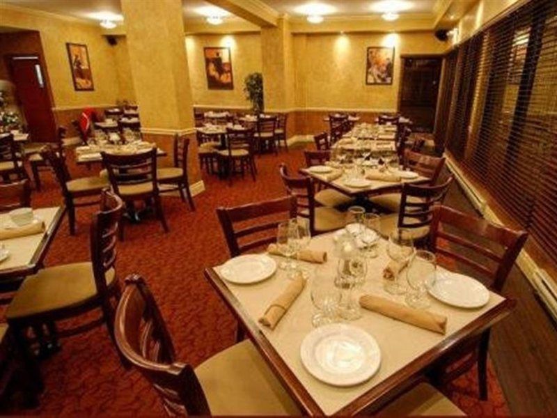 Auberge Royal Versailles Montreal Exterior photo